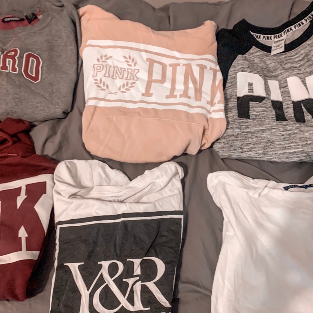 CLOTHES - Picture 6 of 8